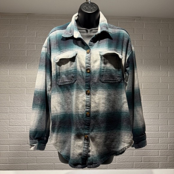 Hollister Tops - Hollister Flannel Shirt Womens Medium Boyfriend Fit Plaid Button Up Green